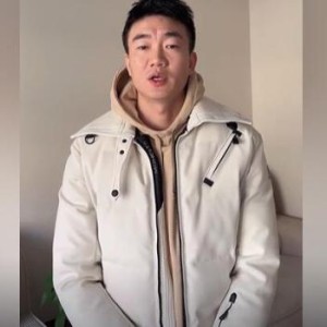 开云登录入口-直播时被身边人曝赌球？戴琳否认：愿接受一切调查