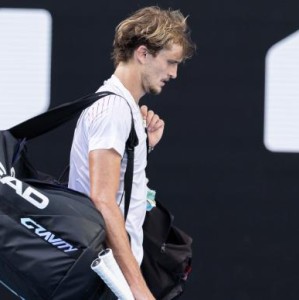 kaiyun官网-兹维列夫印维赛“屈辱”出局 场外危机燃烧至场内？