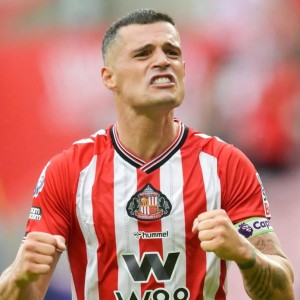 扎卡本赛季英超向前传球75次领跑中场